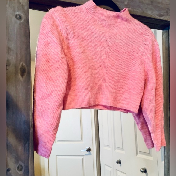 Pink crop sweater - Picture 2 of 2